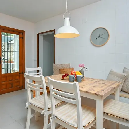 Hibiscus Villa *